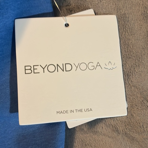 Beyond Yoga Refocus Racerback Cropped Tank - Picture 6 of 8